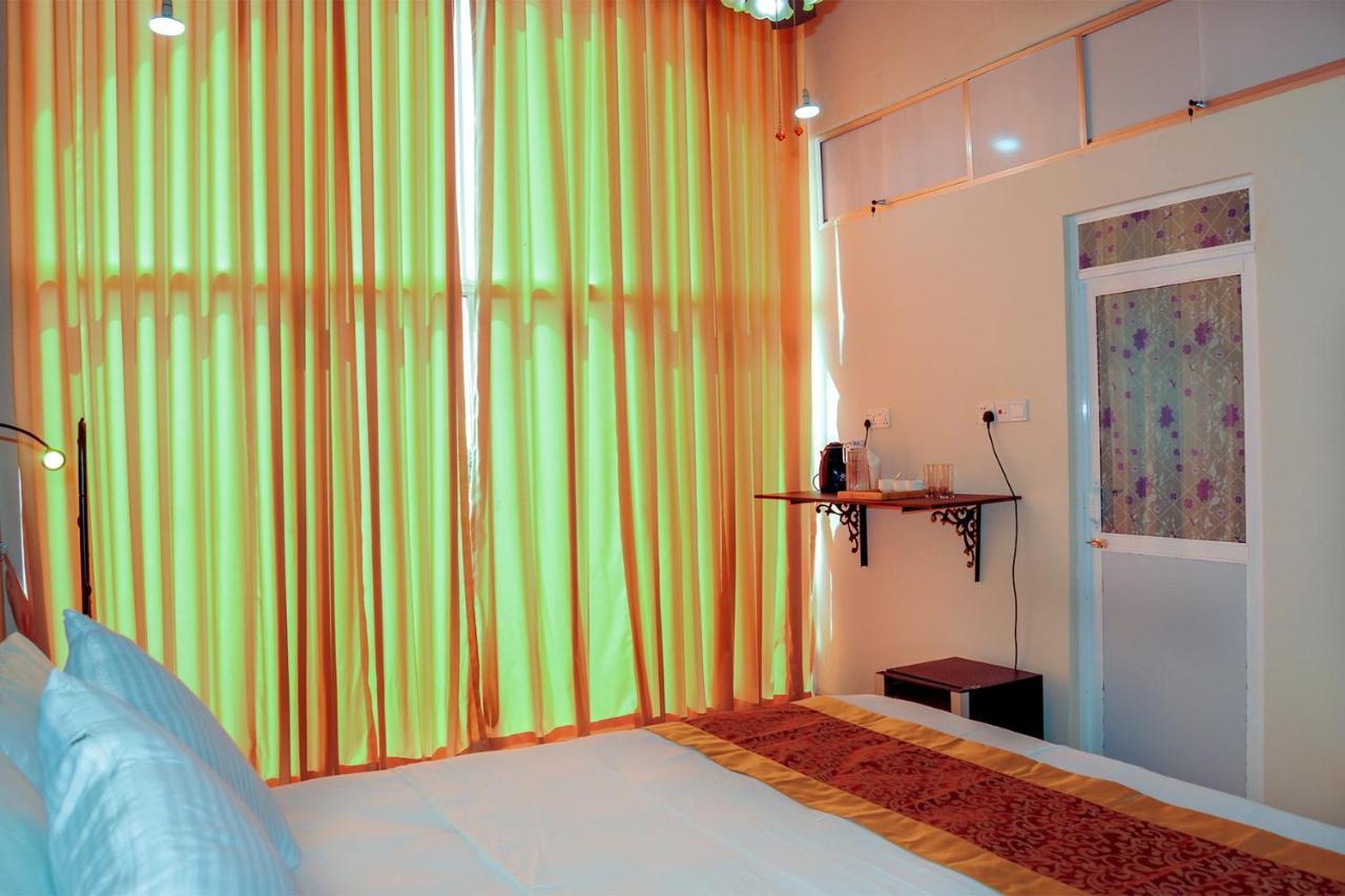 Woodycrest Hotel Тринкомале Екстериор снимка