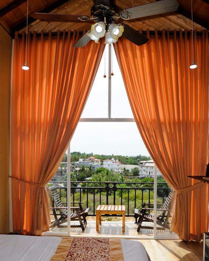 Woodycrest Hotel Тринкомале Екстериор снимка